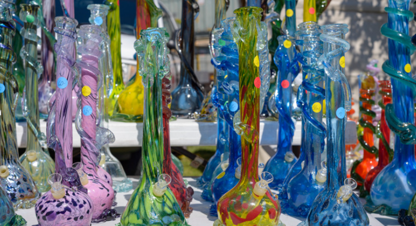 How Glass Companies Bring Innovation to Modern Rigs, Recyclers, and Statement Pieces